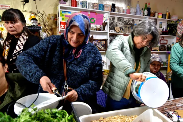 Bornova Belediyesi&rsquo;nin d&uuml;zenlediği &ldquo;Kendi Kompost Kovamı Yapıyorum, Kendi Kompostumu &Uuml;retiyorum&rdquo;