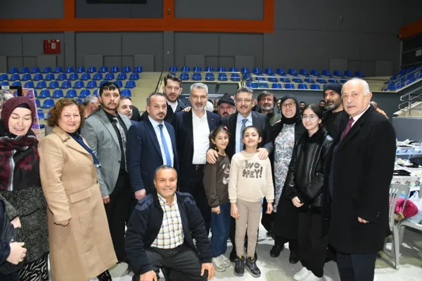 Trabzon B&uuml;y&uuml;kşehir Belediye Başkanı Gen&ccedil;, Ramazan ayı dolayısıyla d&uuml;zenlediği il&ccedil;e