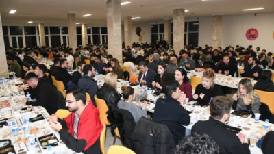 Trabzon B&uuml;y&uuml;kşehir Belediye Başkanı Gen&ccedil;, Karadeniz Teknik &Uuml;niversitesi'nde &ouml;ğrencilerle birlikte