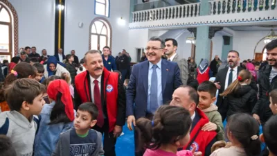 Trabzon B&uuml;y&uuml;kşehir Belediye Başkanı Ahmet Metin Gen&ccedil;, Ramazan ayı nedeniyle