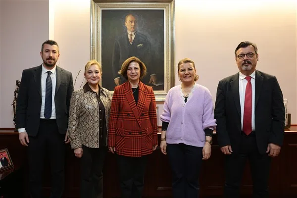 Ziyarette Başkan H&uuml;rriyet&rsquo;in yanı sıra İzmit Belediyesi Başkan Yardımcısı Hakan