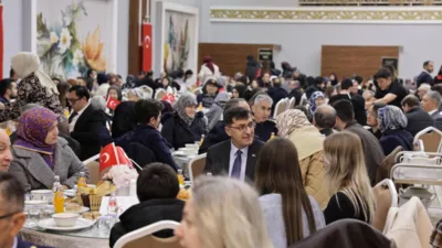 K&uuml;tahya Belediye Başkanı Ey&uuml;p Kahveci, K&uuml;tahya Valiliği tarafından şehit aileleri