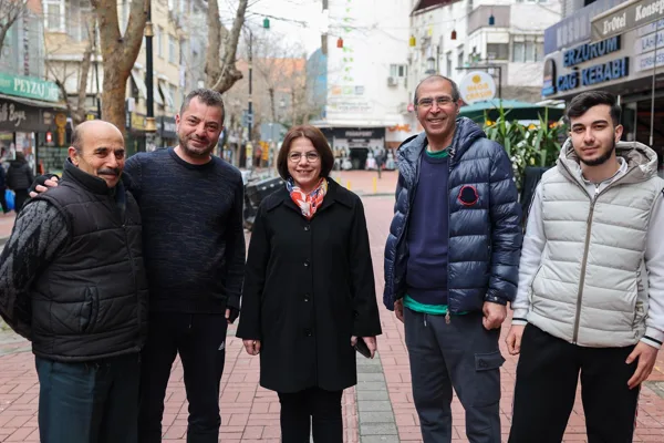Maltepe Belediye Başkanı K&ouml;ymen, Bağlarbaşı Mahallesi&rsquo;nde mahalle sakinleri ve esnafla
