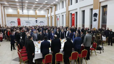 Ke&ccedil;i&ouml;ren Belediyesi ev sahipliğinde Mevlana K&uuml;lt&uuml;r Merkezi&rsquo;nde organize edilen iftar