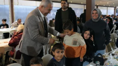 Alanya Belediyesi tarafından geleneksel olarak d&uuml;zenlenen iftar programı başladı. Eşgilik