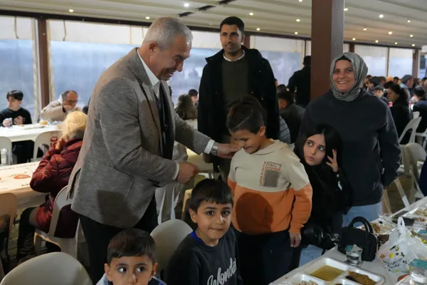 Alanya Belediyesi tarafından geleneksel olarak d&uuml;zenlenen iftar programı başladı. Eşgilik