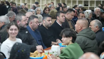 Cem Vakfı &Ccedil;orlu Şubesi&rsquo;nde d&uuml;zenlenen iftar programında konuşan Başkan Sarıkurt;