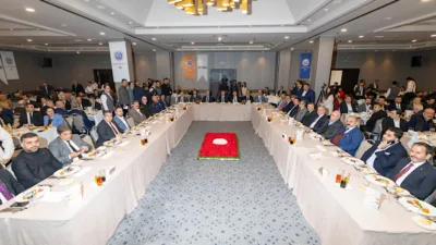 TBB&nbsp;Başkan Vekili ve Mersin B&uuml;y&uuml;kşehir Belediye Başkanı Se&ccedil;er, Mersin Ticaret