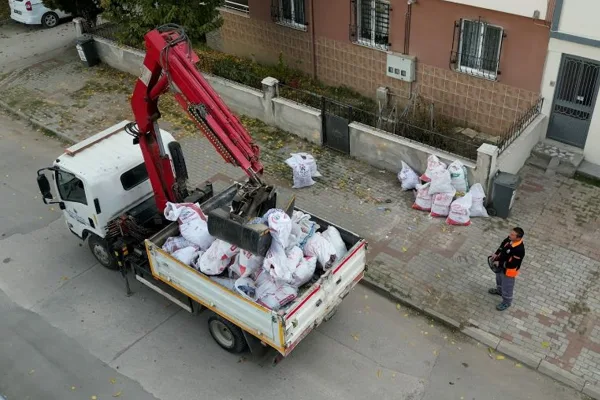 İneg&ouml;l Belediyesi, Temizlik İşleri M&uuml;d&uuml;rl&uuml;ğ&uuml; marifetiyle 2025 yılı boyunca kent