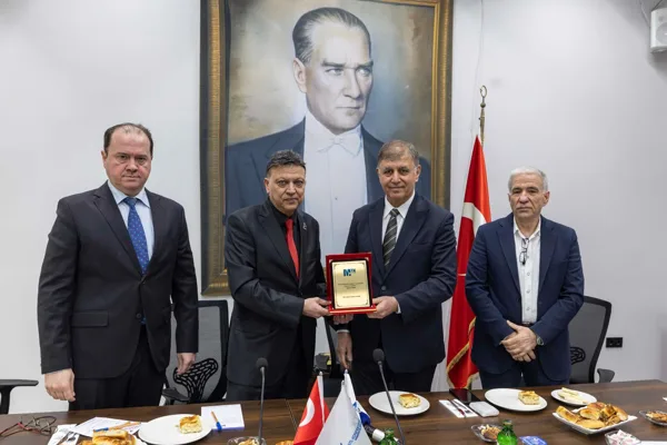 İzmir B&uuml;y&uuml;kşehir Belediye Başkanı Cemil Tugay, MTK Sitesini ziyaret etti.