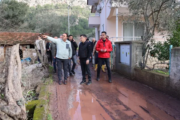 Marmaris Belediye Başkanı Acar &Uuml;nl&uuml;, 5 Şubat gecesi yoğun yağış