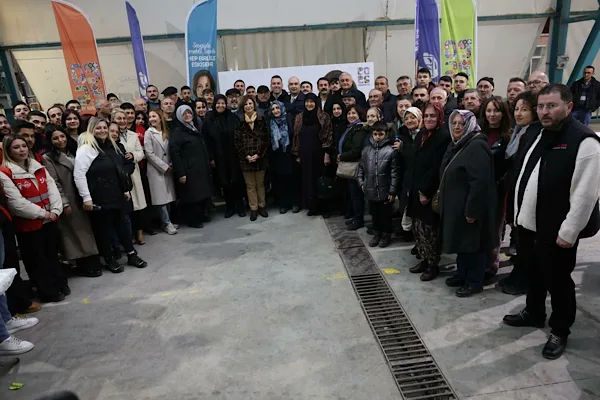 İn&ouml;n&uuml; Kapalı Pazar Yeri&rsquo;nde iftar programı d&uuml;zenlendi. Program kapsamında il&ccedil;e