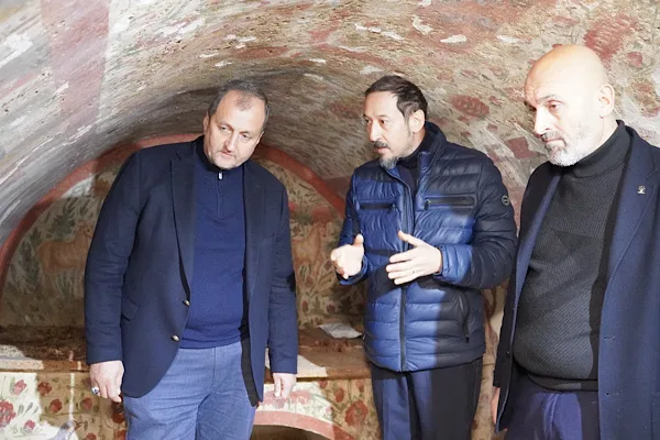 İznik Belediye Başkanı Kağan Mehmet Usta&rsquo;ya incelemeleri sırasında AK Parti