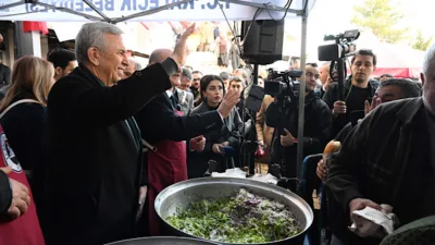 Ankara B&uuml;y&uuml;kşehir Belediye Başkanı Mansur Yavaş, Kalecik&rsquo;te d&uuml;zenlenen Hamsi Ş&ouml;leni&rsquo;nde