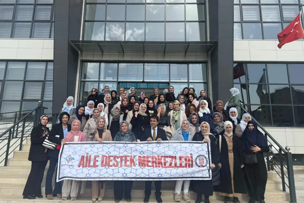 Batman Sivil Toplum Merkezi binasında, Sosyal Yardımlaşma ve Dayanışma Vakfı&rsquo;na