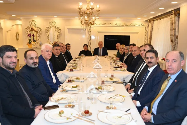 Toplantıda, bug&uuml;ne kadar y&uuml;r&uuml;t&uuml;len &ccedil;alışmalar değerlendirilirken, sahada karşılaşılan sorunlar ve