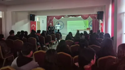 H&uuml;rriyet Sağlıklı Hayat Merkezi ekipleri, gen&ccedil;lerin ruh sağlığını g&uuml;&ccedil;lendirmek amacıyla