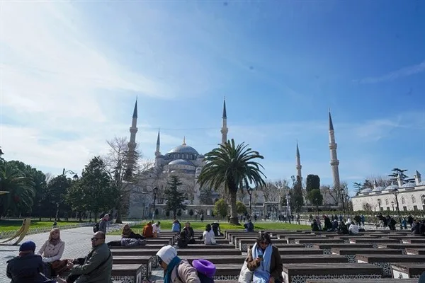 Beylikd&uuml;z&uuml; Belediyesi, Ramazan ayında il&ccedil;e sakinleri i&ccedil;in &ouml;zel cami gezisi