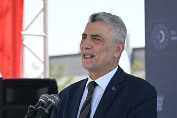 Ticaret Bakanı &Ouml;mer Bolat, Meclis&rsquo;te ger&ccedil;ekleşen yemin t&ouml;renindeki protestolara ilişkin