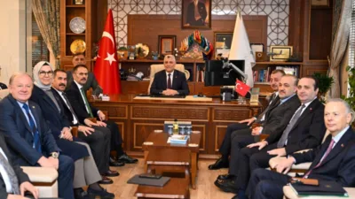 Ticaret Bakanı Bolat ile Kocaeli Valisi Aktaş ve beraberindeki heyet,
