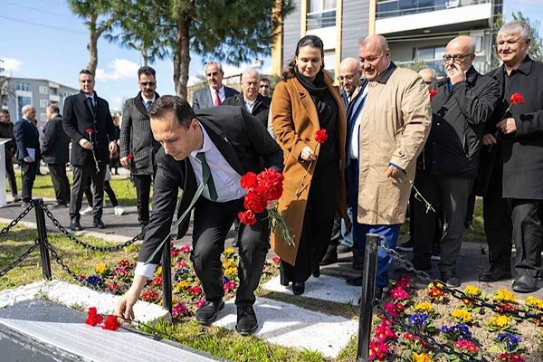 Bornova Belediyesi tarafından organize edilen anma programı, Karacaoğlan Mahallesi&rsquo;ndeki Azerbaycan