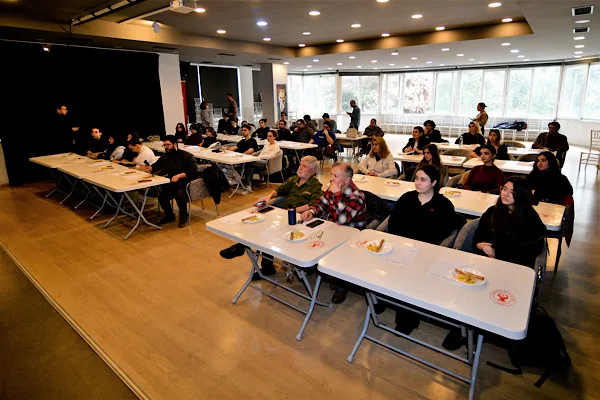 Bornova Belediyesi ev sahipliğinde d&uuml;zenlenen etkinlik; Ege &Uuml;niversitesi Ziraat, Edebiyat