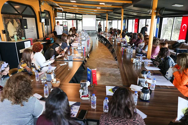 Buca Belediyesi ev sahipliğinde, İzmir Kadın Dayanışma Derneği koordinasyonuyla ger&ccedil;ekleştirilen