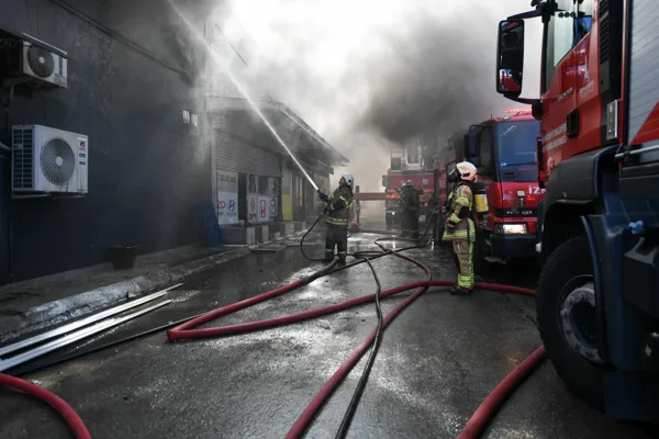 İzmir&rsquo;in Buca il&ccedil;esine bağlı İn&ouml;n&uuml; Mahallesi 6. Sanayi Sitesi&rsquo;nde bulunan
