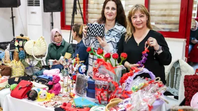 Buca'da Sevgililer G&uuml;n&uuml; kapsamında Şirinyer D&uuml;ğ&uuml;n Salonu&rsquo;nda Hediyelik Eşya Pazarı