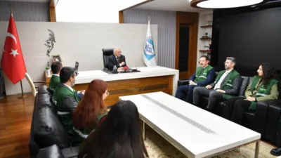 Kayseri B&uuml;y&uuml;kşehir Belediye Başkanı B&uuml;y&uuml;kkılı&ccedil;, Yeşilay Kayseri Şube Başkanlığı g&ouml;revine