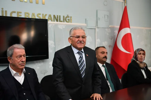 Bu kapsamda Kayseri B&uuml;y&uuml;kşehir Belediye Başkanı B&uuml;y&uuml;kkılı&ccedil;, TBMM Milli Savunma