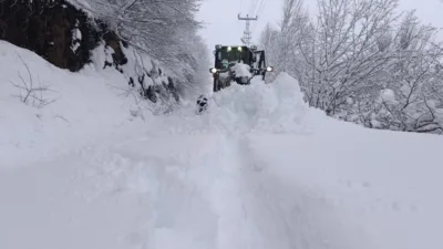 Kar kalınlığı ortalamasının 118 cm&rsquo;yi bulduğu şehrin bir&ccedil;ok noktasında heyelanlar