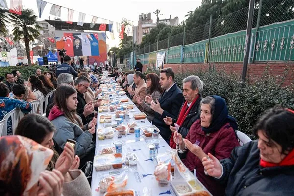 Alaybey&rsquo;de bulunan Volkan Vedat Akay Parkı&rsquo;nda d&uuml;zenlenen programda yaklaşık 3