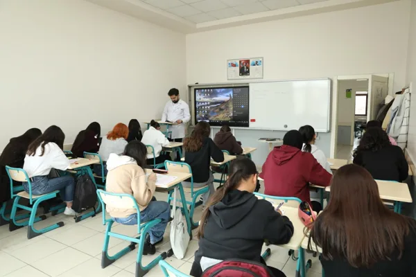 Kayseri Mesleki Eğitim ve K&uuml;lt&uuml;r A.Ş. (KAYMEK) okula destek ve