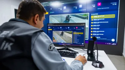 Mersin B&uuml;y&uuml;kşehir Belediyesi, hayata ge&ccedil;irdiği uygulamayla sahil şeridinde motorlu ara&ccedil;