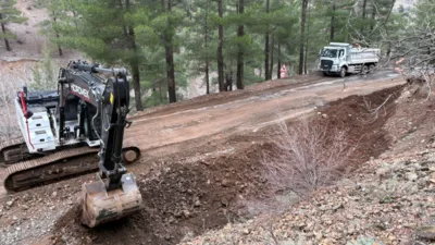 B&uuml;y&uuml;kşehir Belediyesi ekipleri, yoğun yağışların etkisi ile sel ve heyelan