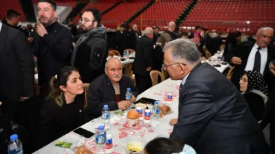 İftar programına Kayseri B&uuml;y&uuml;kşehir Belediye Başkanı Memduh B&uuml;y&uuml;kkılı&ccedil;, TBMM Milli