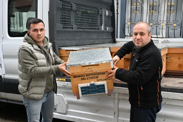 Manisa B&uuml;y&uuml;kşehir Belediyesi, doğal afetler nedeniyle zarar g&ouml;ren &uuml;reticilerin yanında