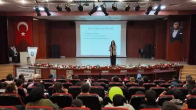 &Ccedil;ayırova Belediyesi, &ouml;ğrenci ve velilerin bilin&ccedil;lenmesine y&ouml;nelik faaliyetler ger&ccedil;ekleştiriyor. Bu