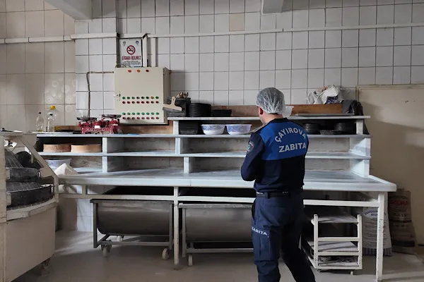 &Ccedil;ayırova Belediyesi Zabıta M&uuml;d&uuml;rl&uuml;ğ&uuml; ekipleri, yaklaşan Ramazan ayı &ouml;ncesinde denetim