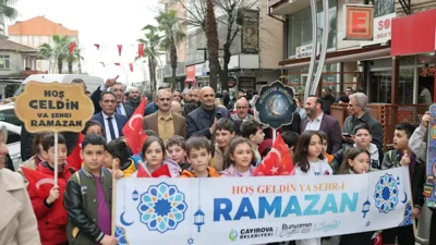 &Ccedil;ayırova&nbsp;Belediye Başkanı &nbsp;&Ccedil;ift&ccedil;i&nbsp;ve &Ccedil;ayırova Belediyesi &Ccedil;ocuk Kul&uuml;pleri&rsquo;nde eğitim g&ouml;ren y&uuml;zlerce