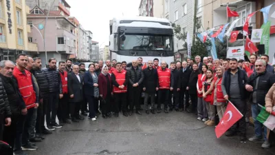 &Ccedil;ayırova Belediyesi ile T&uuml;rk Kızılay &Ccedil;ayırova Şubesi&rsquo;nin ortaklaşa y&uuml;r&uuml;tt&uuml;ğ&uuml; yardım