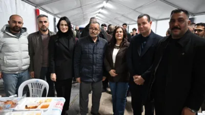 Aydın B&uuml;y&uuml;kşehir Belediyesi, binlerce kişiyi iftar sofralarında buluşturdu. B&uuml;y&uuml;kşehir belediyesinin