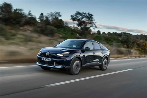 Citroen, &uuml;st&uuml;n konforlu ve gelişmiş teknolojiye sahip modellerini şubat ayında