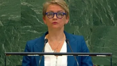Birleşik Krallık Dışişleri Bakanı Yvette Cooper, Afganistan ve Pakistan arasındaki