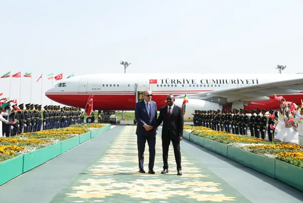 Cumhurbaşkanı Recep Tayyip Erdoğan,&nbsp;Etiyopya&rsquo;ya resmi ziyaret ger&ccedil;ekleştirdi. Cumhurbaşkanı Erdoğan'ı,&nbsp;Addis Ababa