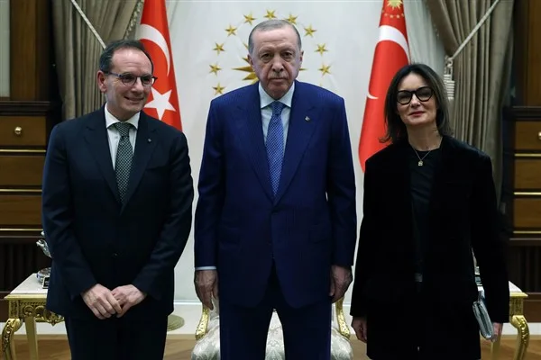 Cumhurbaşkanı Recep Tayyip Erdoğan, İtalya&rsquo;nın Ankara B&uuml;y&uuml;kel&ccedil;isi Giuseppe Manzo&rsquo;yu Cumhurbaşkanlığı