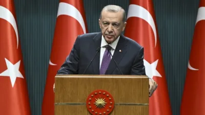 Cumhurbaşkanı Recep Tayyip Erdoğan, &uuml;niversite programında yaptığı konuşmada gen&ccedil;lerle bir