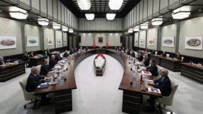 Cumhurbaşkanlığı Kabinesi, Cumhurbaşkanı Erdoğan'ın başkanlığında Cumhurbaşkanlığı K&uuml;lliyesi'nde toplandı.&nbsp; Hibya Haber