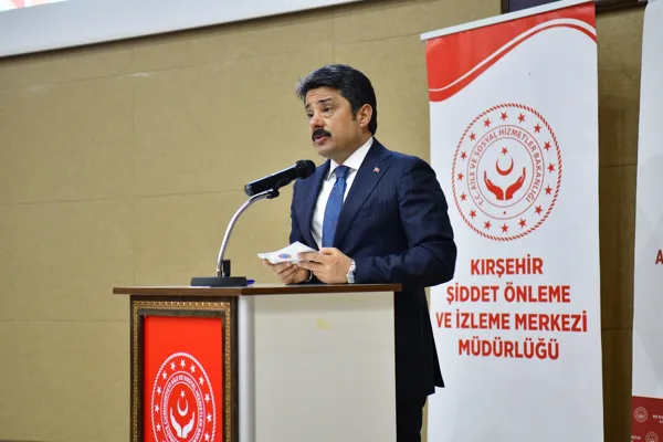 Aile ve Sosyal Hizmetler İl M&uuml;d&uuml;r&uuml; Serkan Sağlam&rsquo;ın bilgilendirmesinin ardından